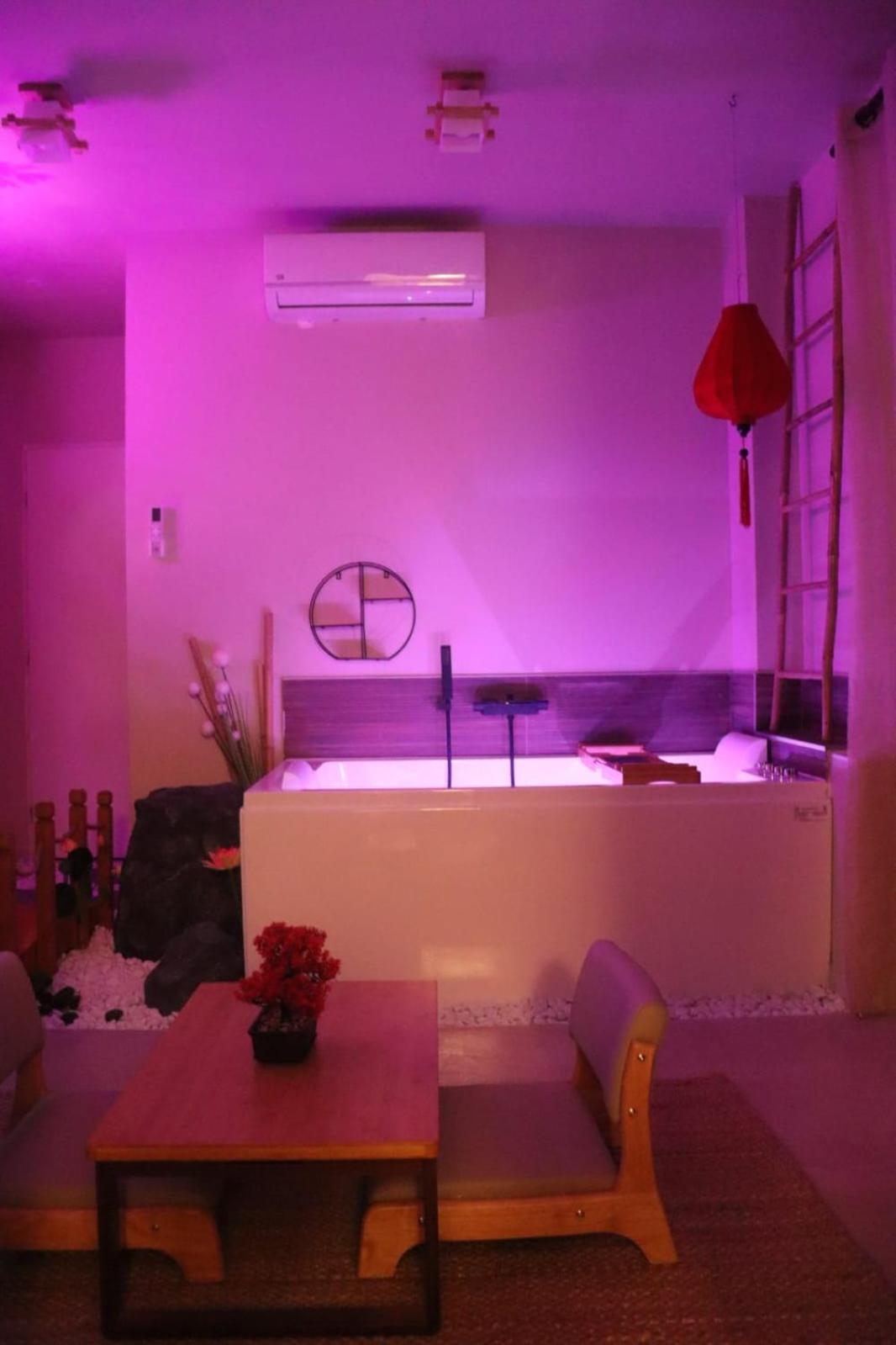Loveroom Japon Avec Balneotherapie Toulon Eksteriør billede