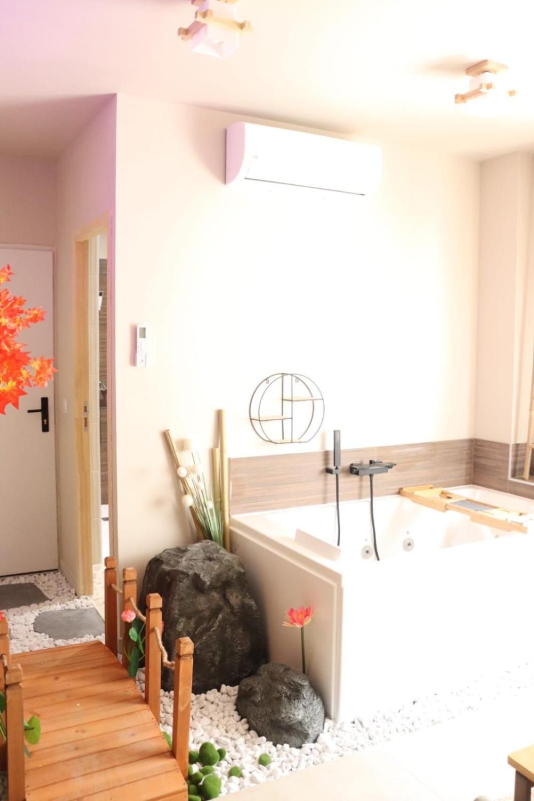 Loveroom Japon Avec Balneotherapie Toulon Eksteriør billede