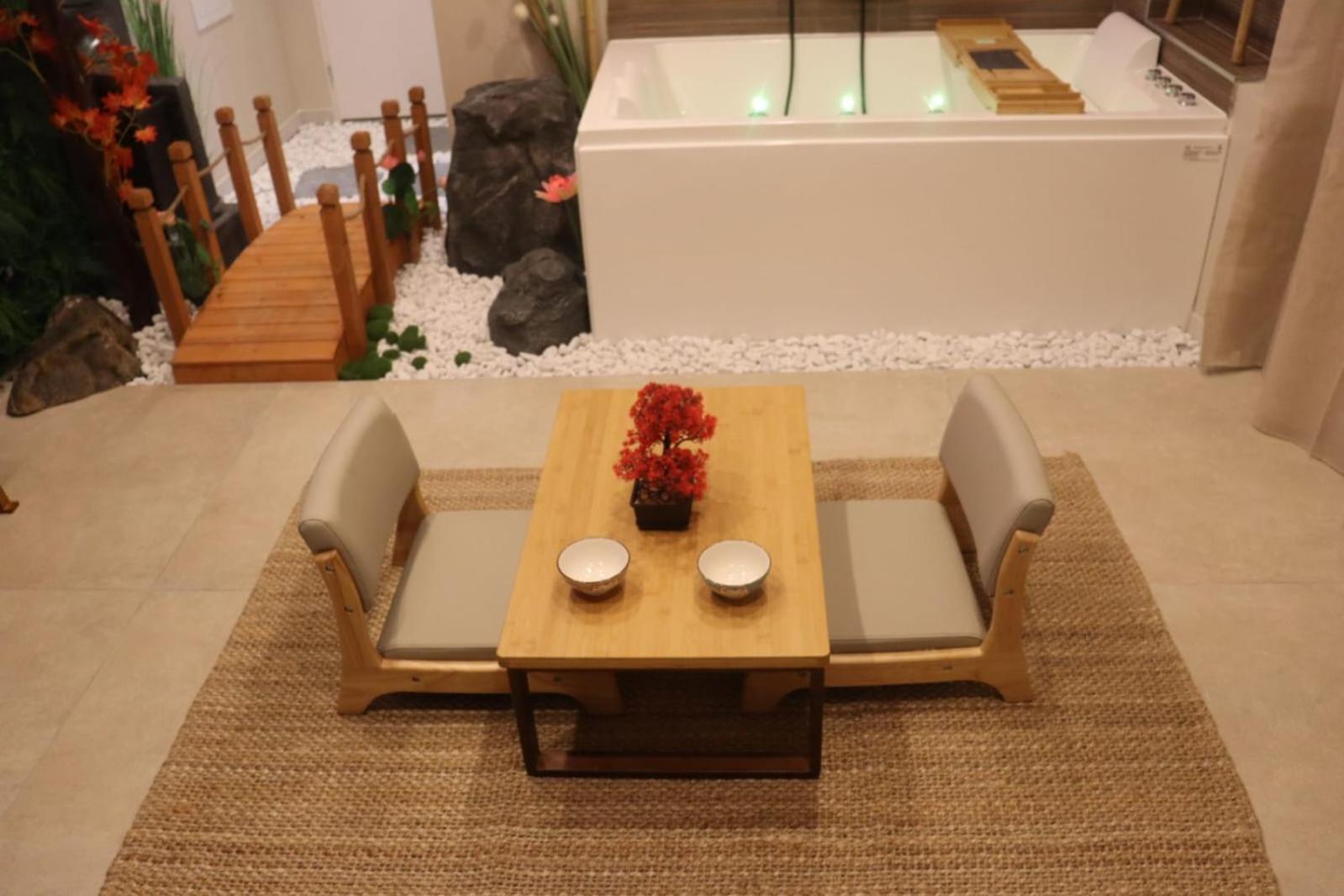 Loveroom Japon Avec Balneotherapie Toulon Eksteriør billede