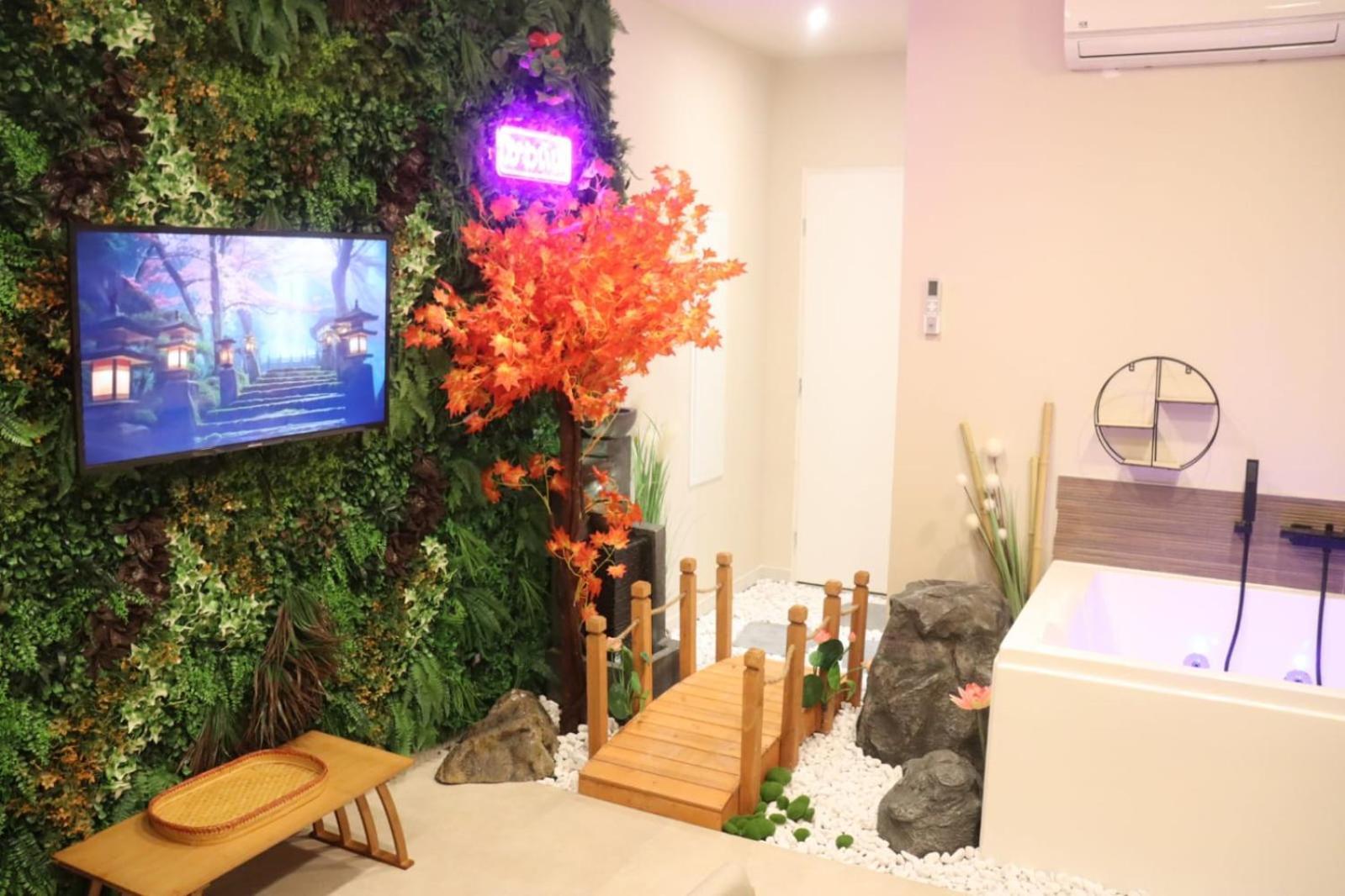 Loveroom Japon Avec Balneotherapie Toulon Eksteriør billede